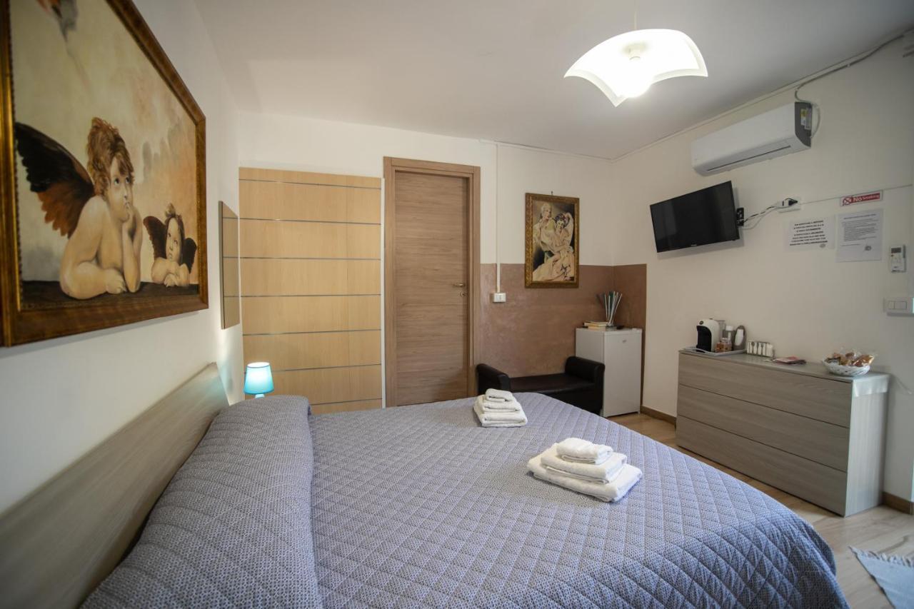 Royal Rooms Terracina Exteriér fotografie